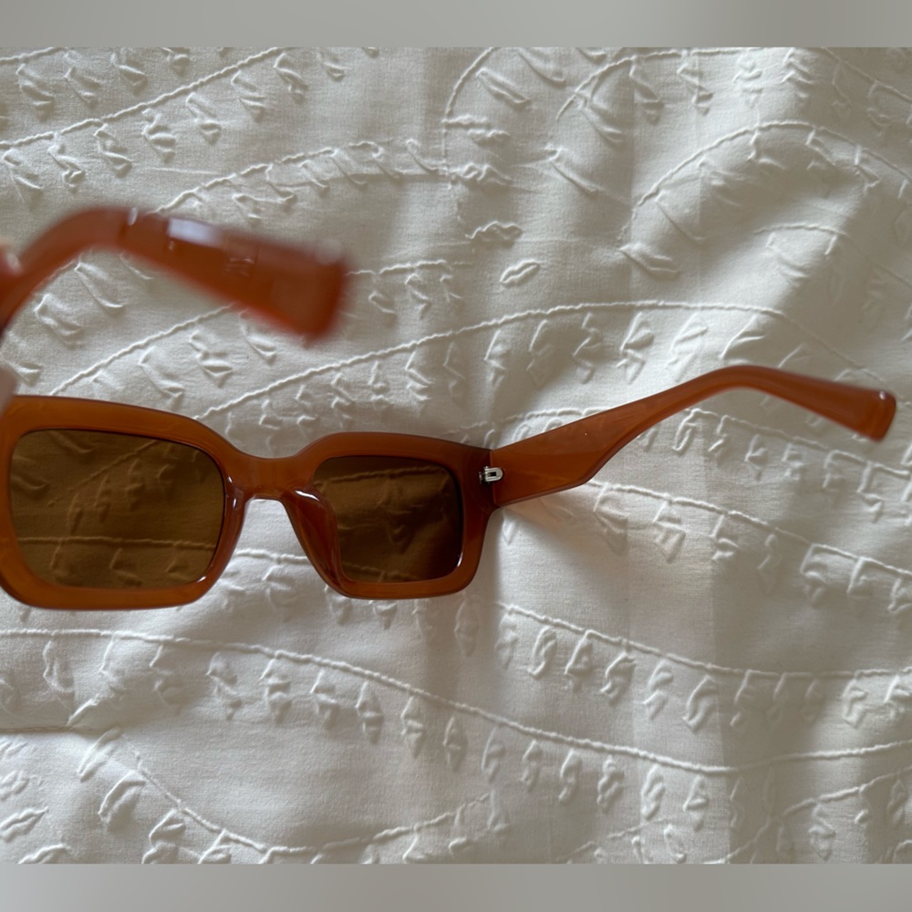 Princess Polly Dutton Sunnies in Brown - Picture 7 of 7